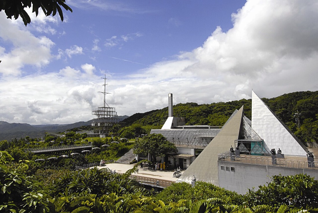 朱銘美術館園區與金字塔建築